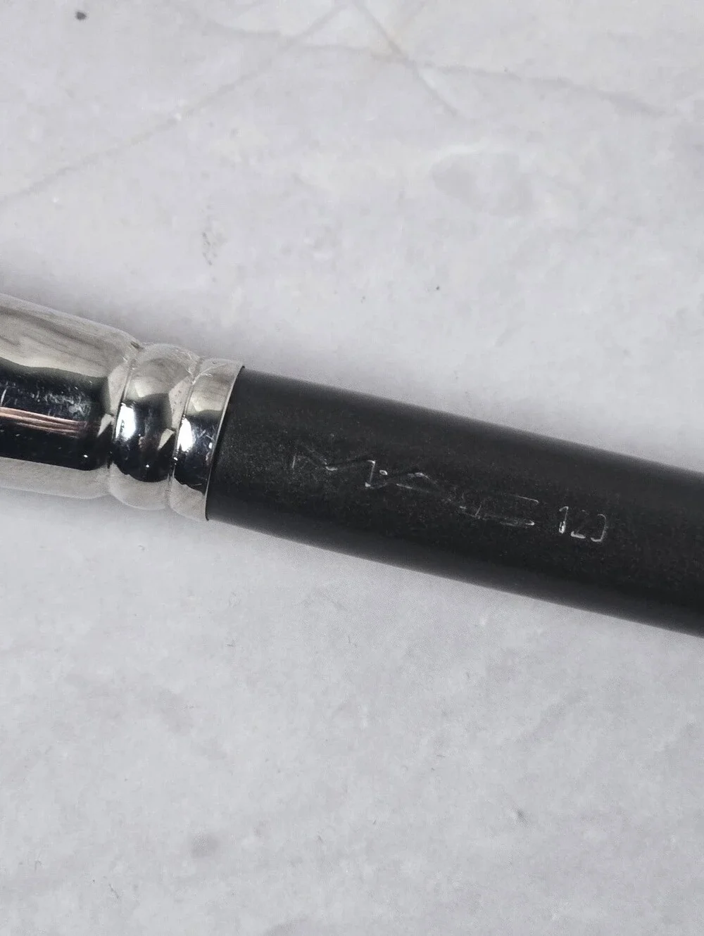 MAC Cosmetics 129 Synthetic Powder / Blush Makeup Brush.